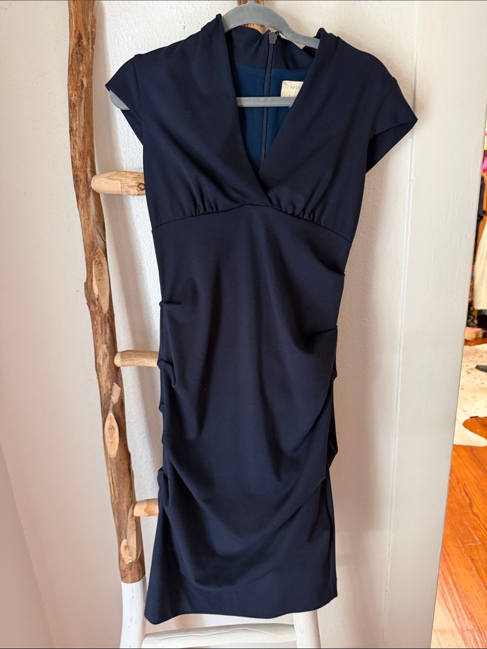 Nicole Miller Atelier Navy Ponte Knit V-neck Cap-Sleeve Ruched Fitted Midi Dress